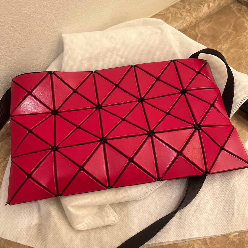 Beautiful color, hardly used, like new.